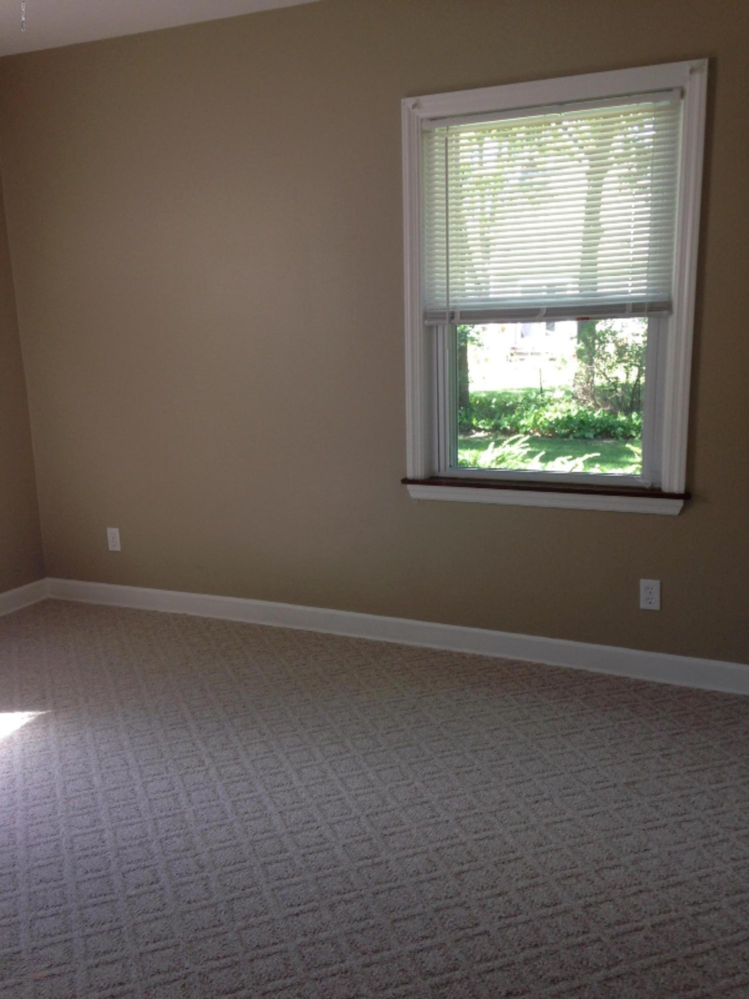 375 Montezuma Road Benton Harbor, MI 49022 - Photo 24 of 33 IMG_2337