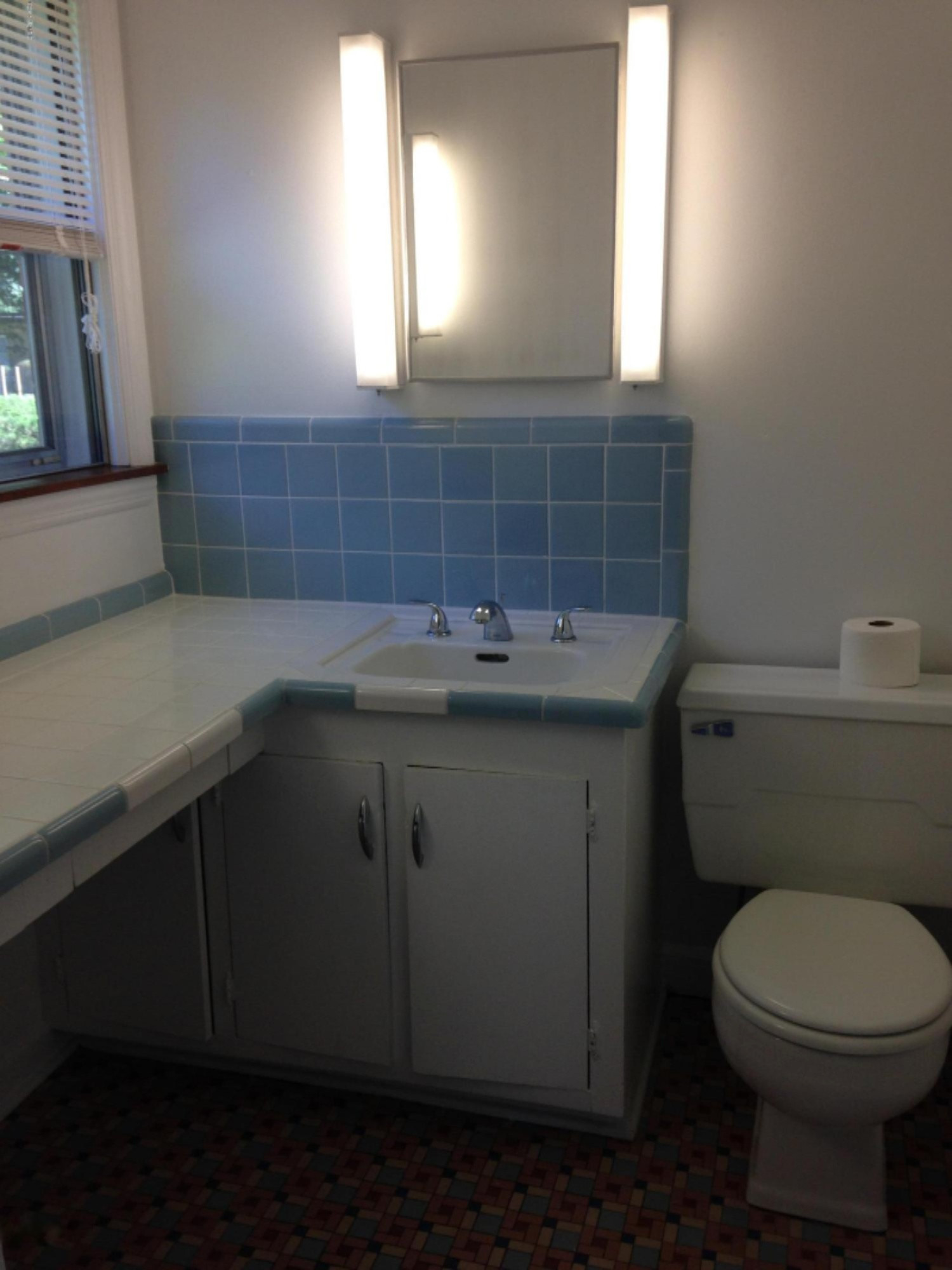 375 Montezuma Road Benton Harbor, MI 49022 - Photo 26 of 33 IMG_2342