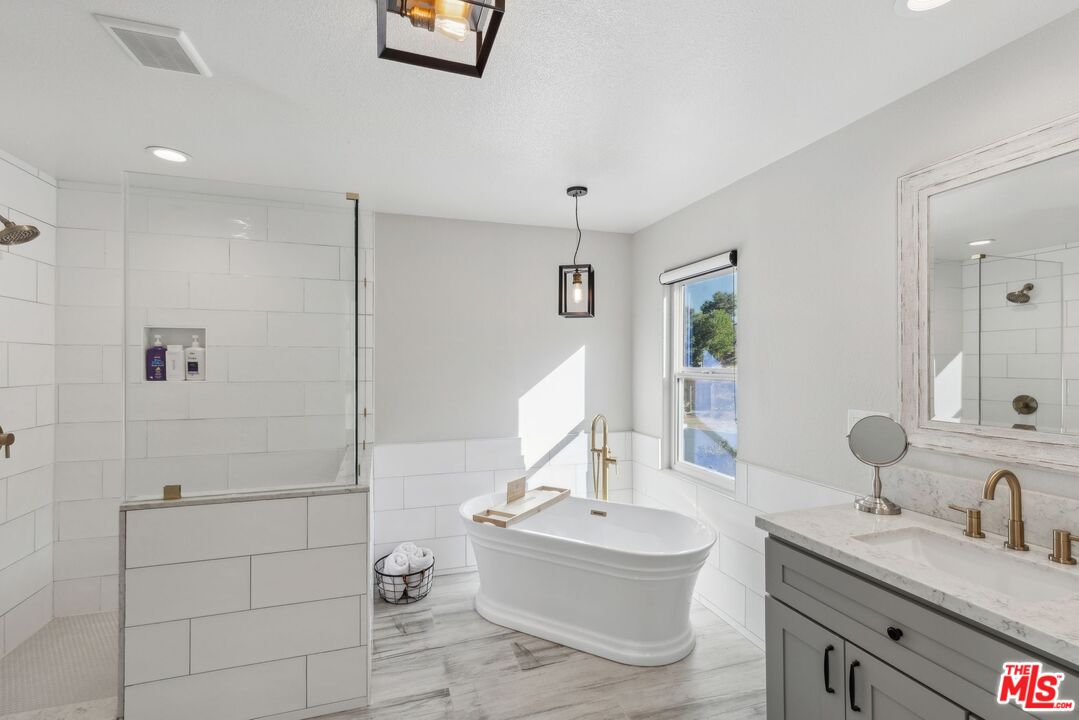 28040 Concord Avenue Castaic, CA 91384 - Photo 11 of 28