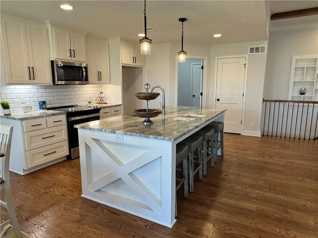 $489,950 | 15600 Sheridan Court, Basehor, KS 66007