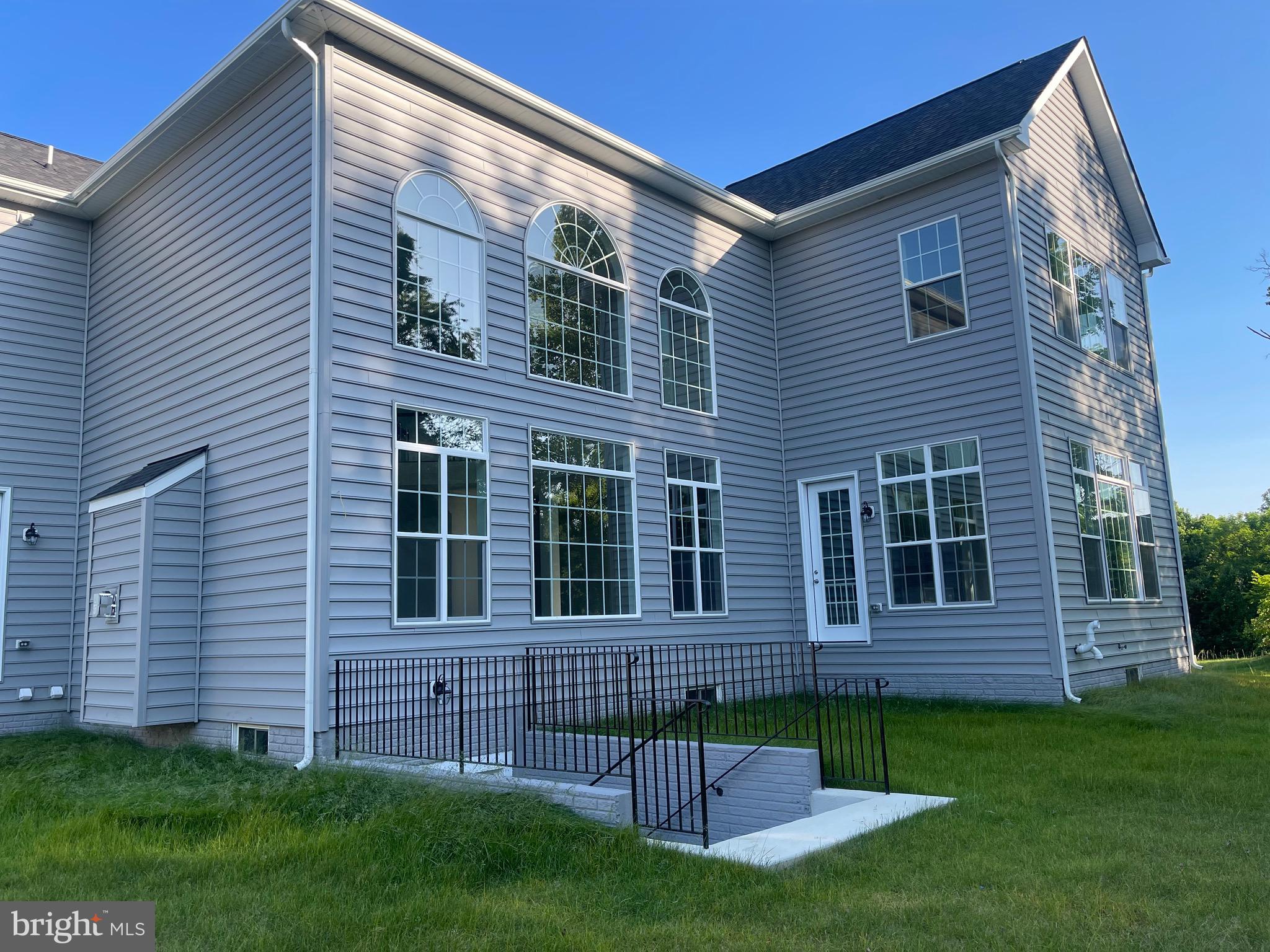 4004 Diamondhead Avenue Bowie, MD 20721 - Photo 48 of 50 Backyard view with walk down to basement❤️