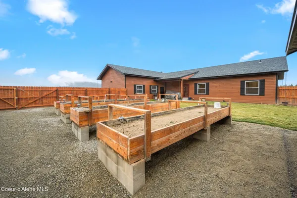 $757,500 | 86 Nuthatch Lane, Moyie Springs, ID 83845