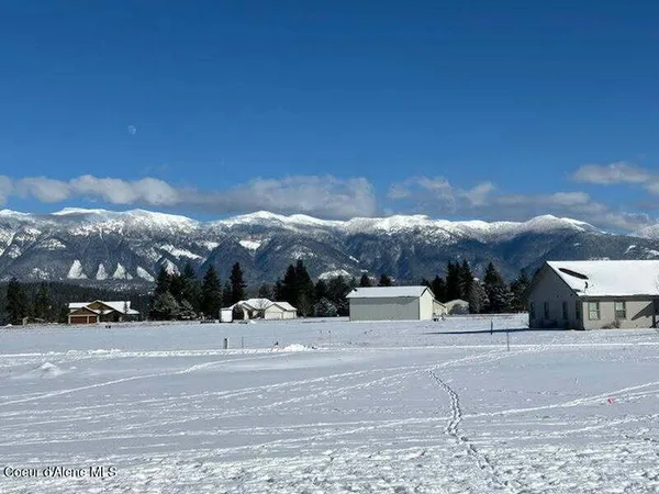 $757,500 | 86 Nuthatch Lane, Moyie Springs, ID 83845