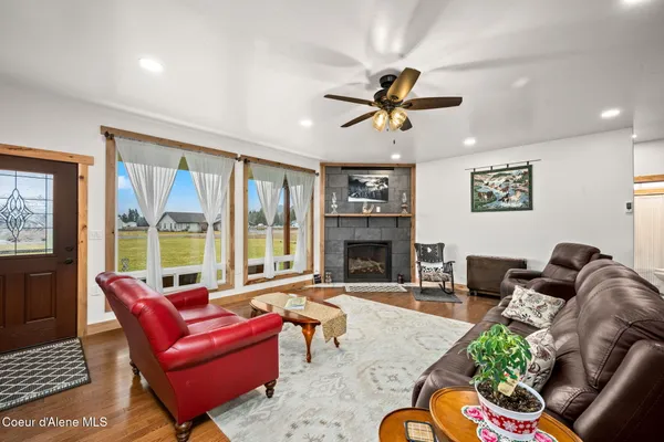 $757,500 | 86 Nuthatch Lane, Moyie Springs, ID 83845