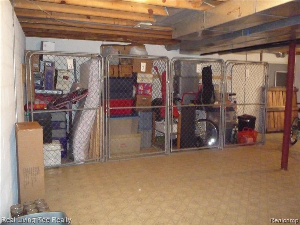 33590 Utica Road Fraser, MI 48026 - Photo 7 of 20 P1060350.JPG