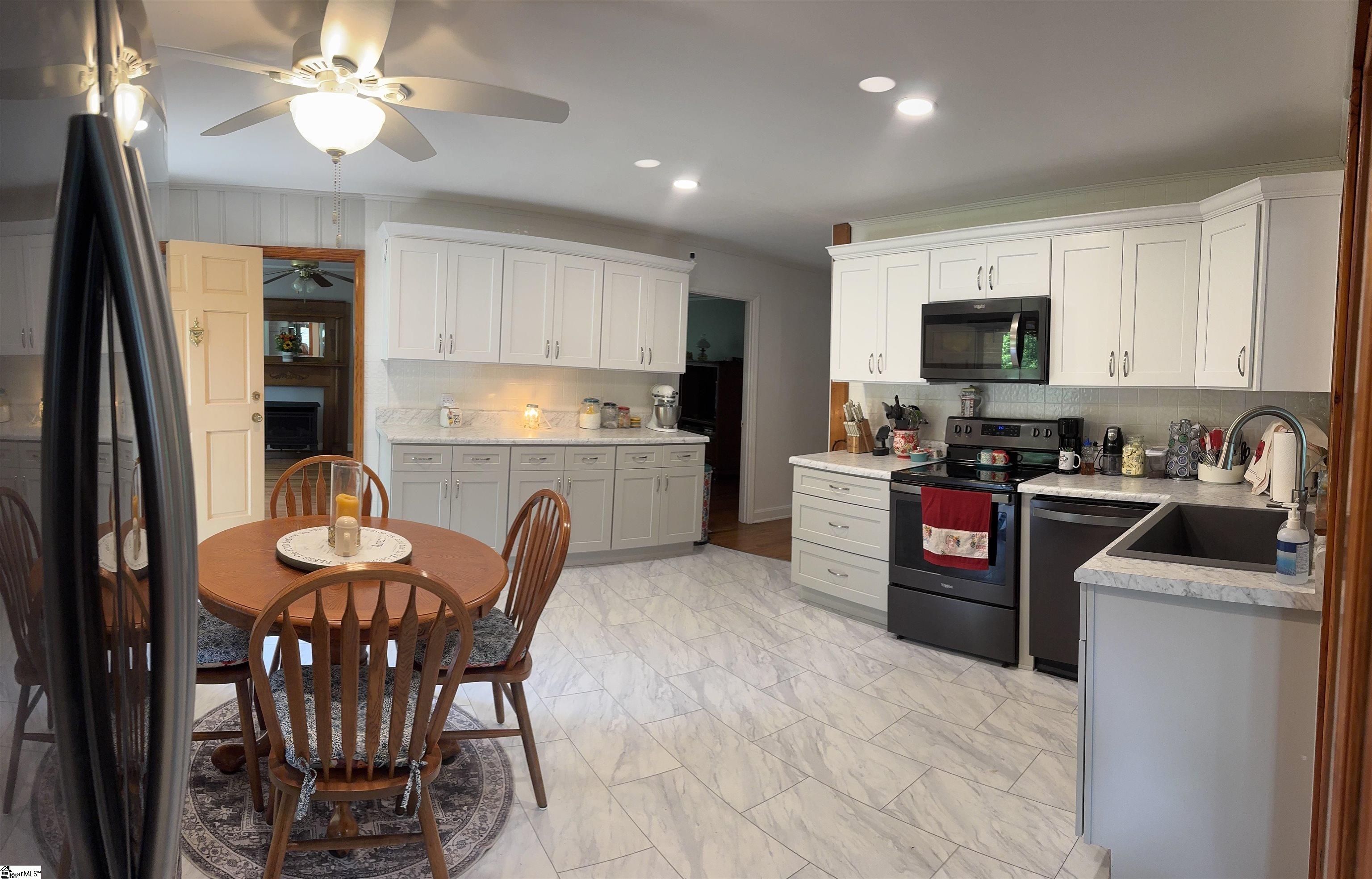228 Styles Road Taylors, SC 29687 - Photo 7 of 35 Gallery Image 7