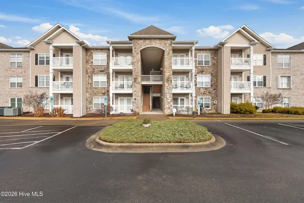$207,000 | 618 Condo Club Drive, Unit 210, Wilmington, NC 28412