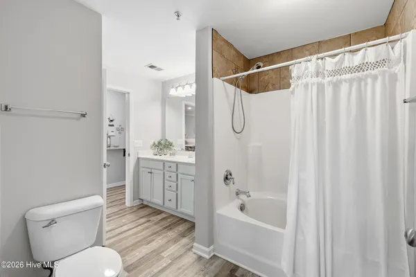 $207,000 | 618 Condo Club Drive, Unit 210, Wilmington, NC 28412