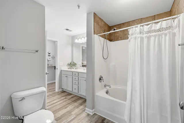 $207,000 | 618 Condo Club Drive, Unit 210, Wilmington, NC 28412