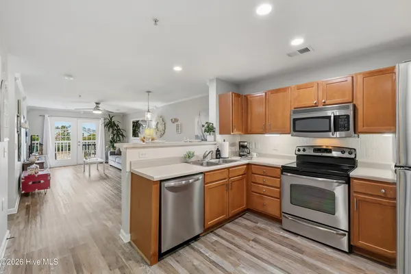 $207,000 | 618 Condo Club Drive, Unit 210, Wilmington, NC 28412