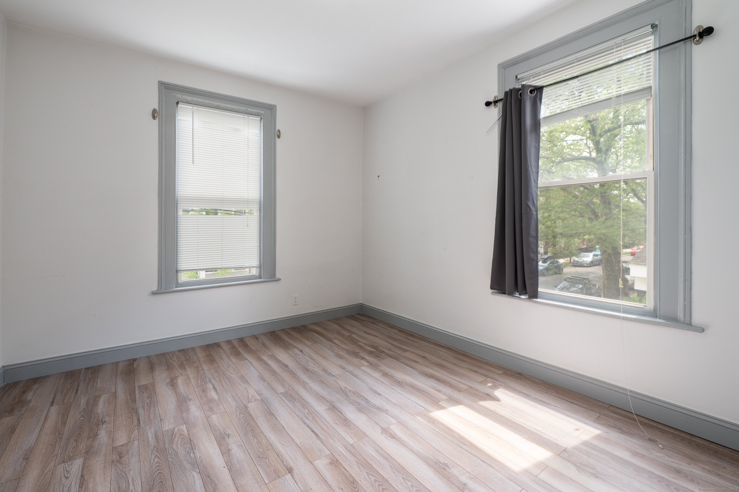 54 Mechanic Street New Haven, CT 06511 - Photo 10 of 22 an empty room with windows