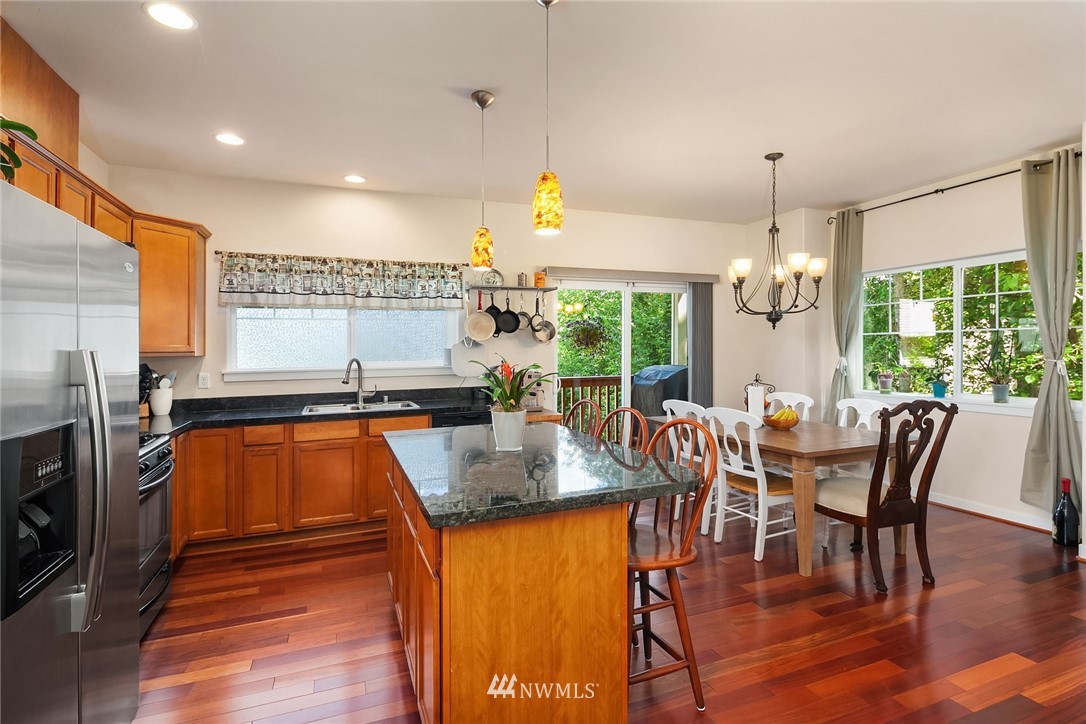 2018 112th Street Southwest Everett, WA 98204 - Photo 3 of 25 Gallery Image 3