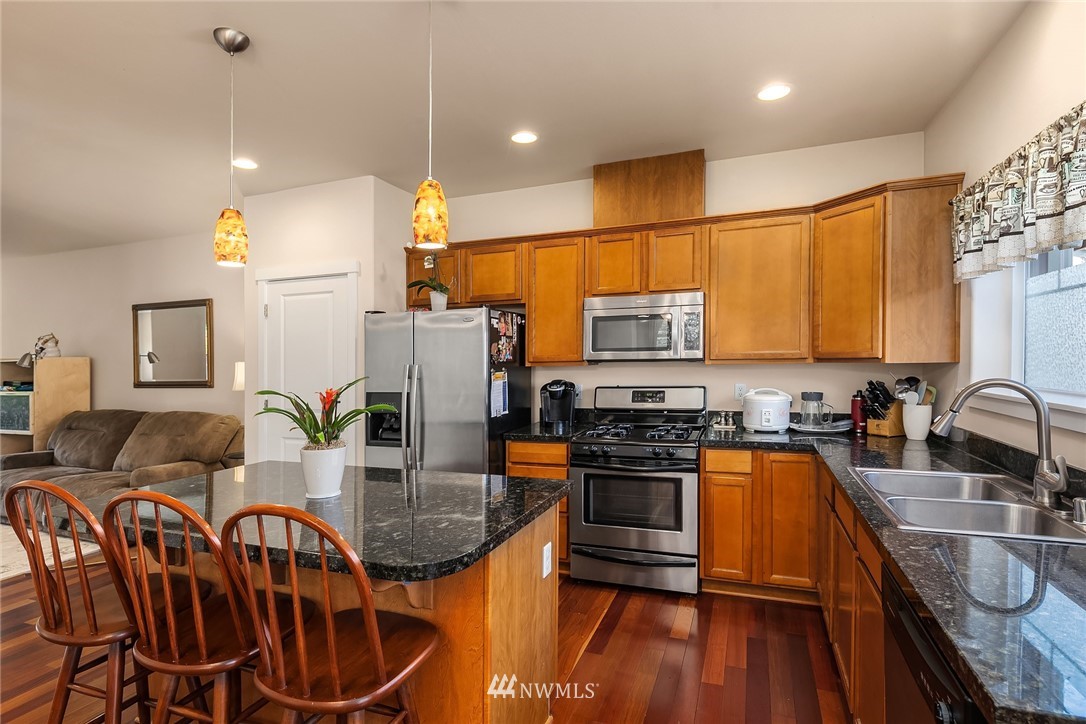 2018 112th Street Southwest Everett, WA 98204 - Photo 6 of 25 Gallery Image 6