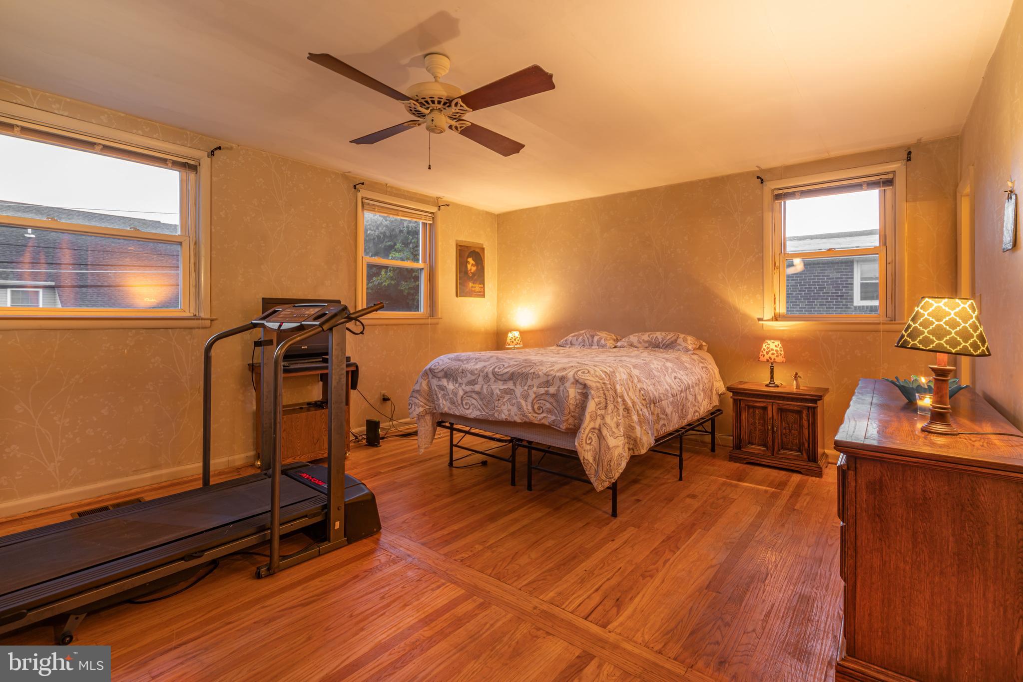 804 Charette Road Philadelphia, PA 19115 - Photo 11 of 17 Master bedroom