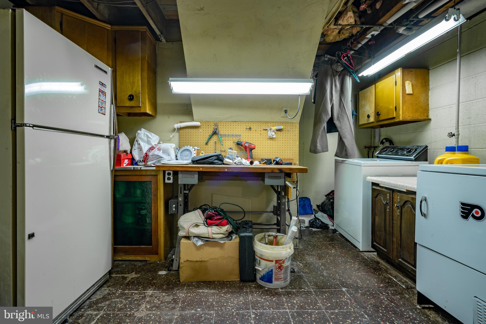 804 Charette Road Philadelphia, PA 19115 - Photo 15 of 17 Laundry room