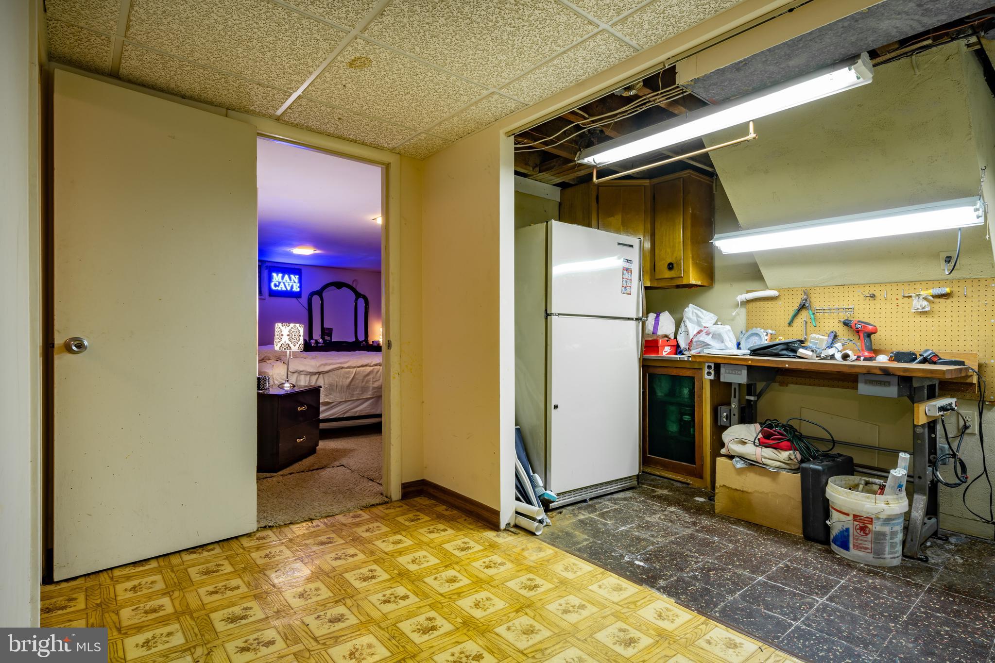 804 Charette Road Philadelphia, PA 19115 - Photo 16 of 17 laundry room/Utility Room