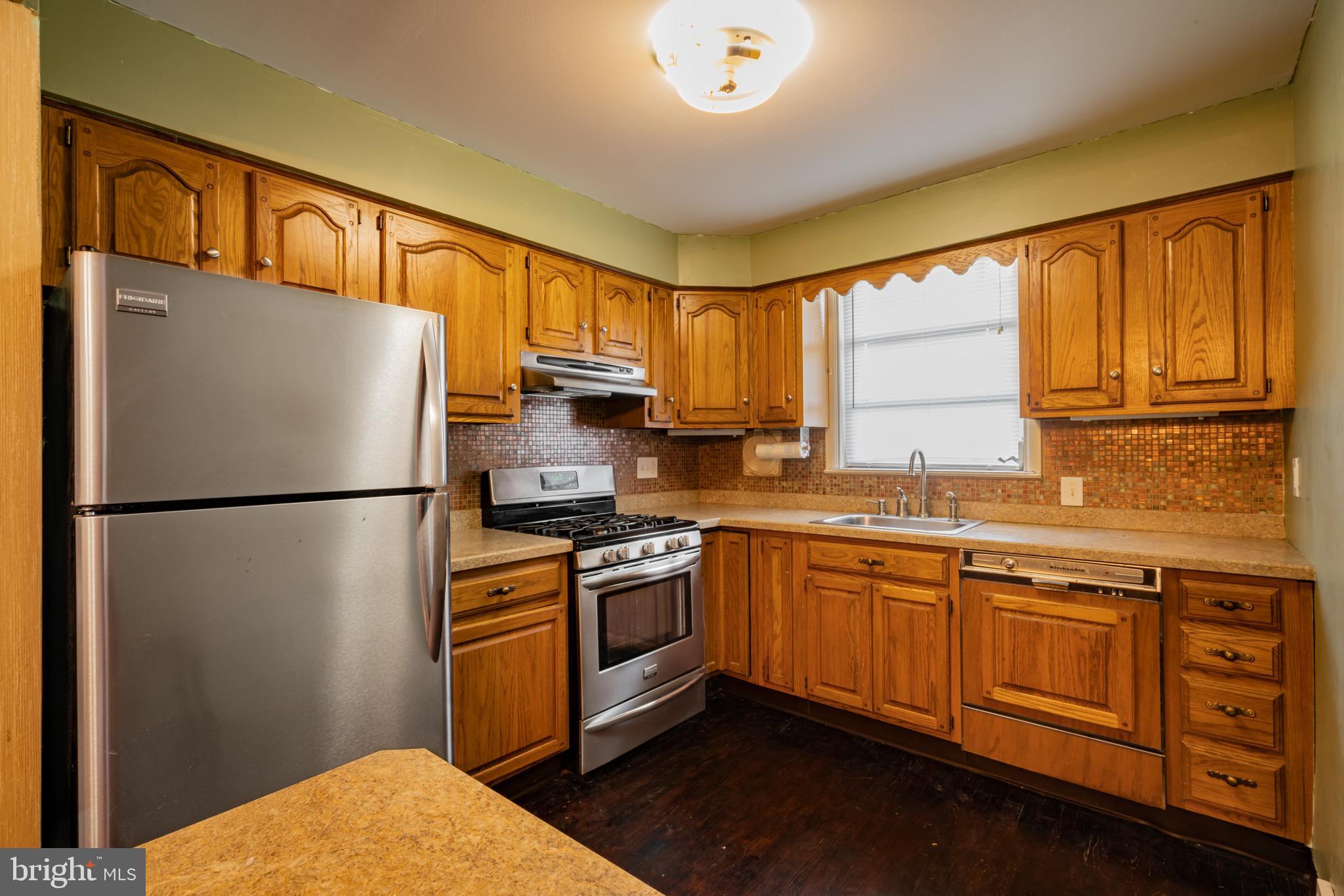 804 Charette Road Philadelphia, PA 19115 - Photo 7 of 17 Kitchen