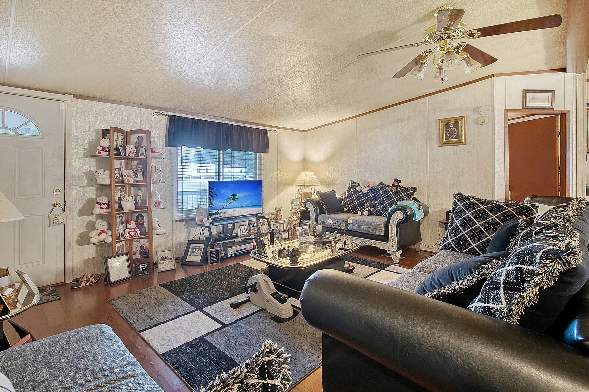 54-web-or-mls-CREM_345 Rodeo_041