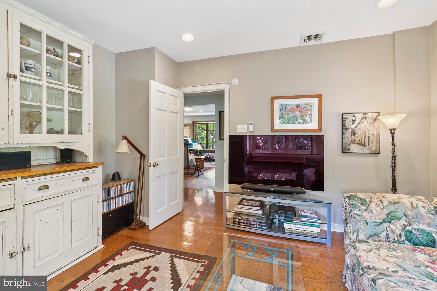 80 West Hampton Road Philadelphia, PA 19118 - Photo 16 of 52