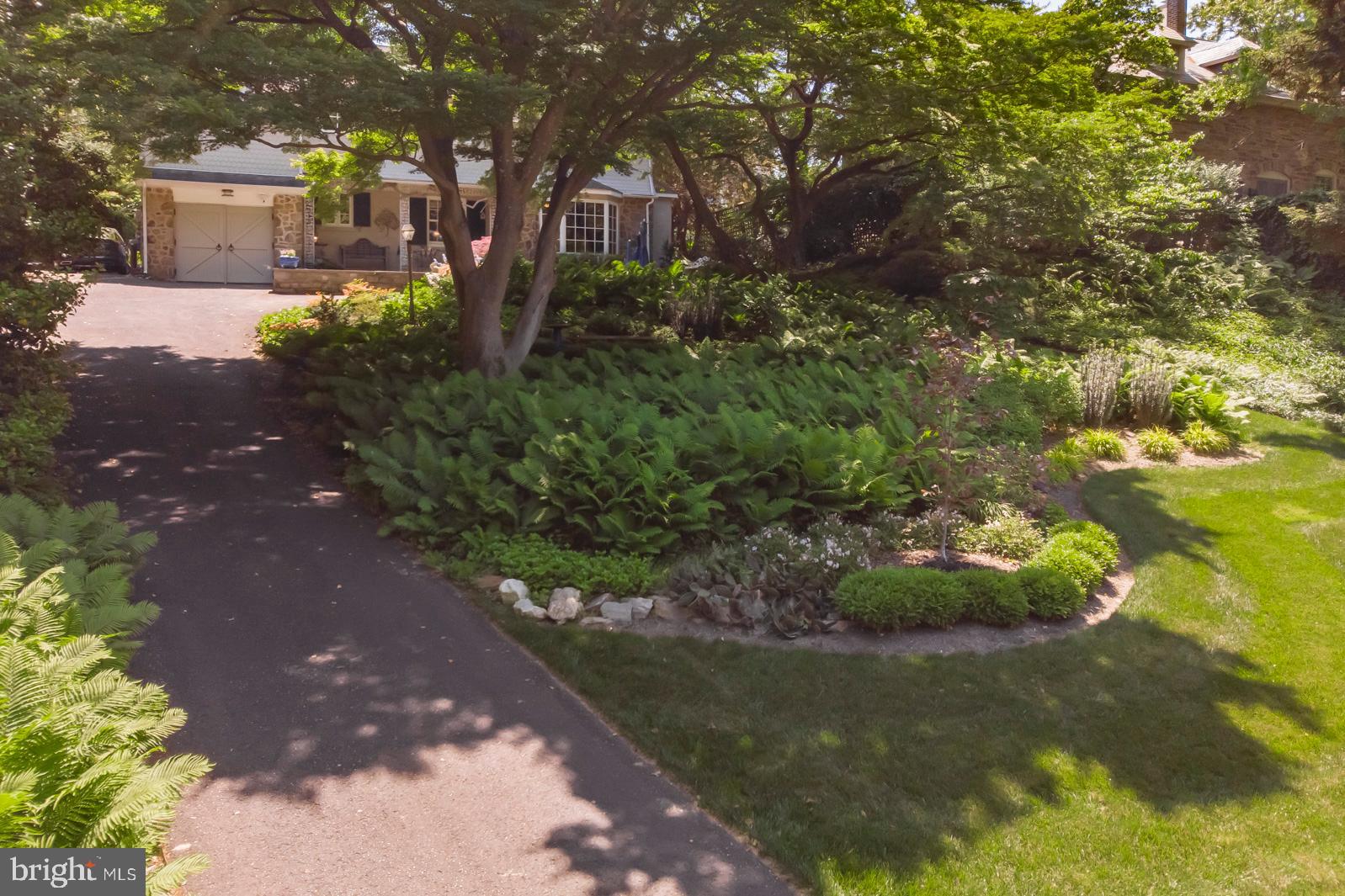 80 West Hampton Road Philadelphia, PA 19118 - Photo 43 of 52 Ultimate privacy provided by the lush gardens