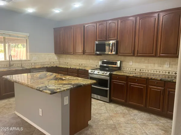 $549,500 | 35743 West Cartegna Lane, Maricopa, AZ 85138