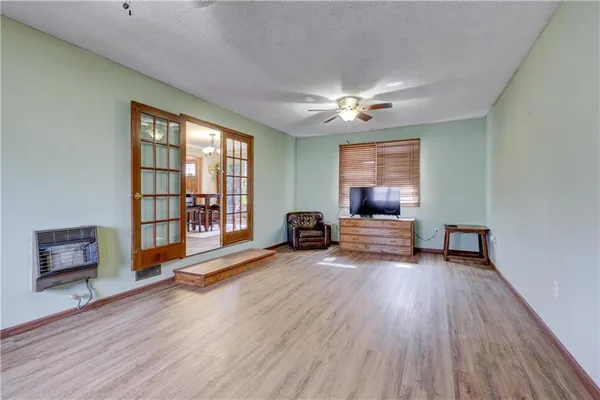 $181,000 | 114 East Howard Street, Girard, KS 66743