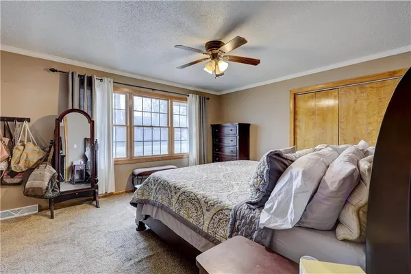 $181,000 | 114 East Howard Street, Girard, KS 66743