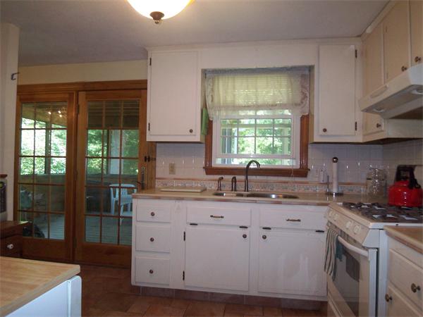 40 Standish Road Bellingham, MA 02019 - Photo 7 of 16 Gallery Image 7