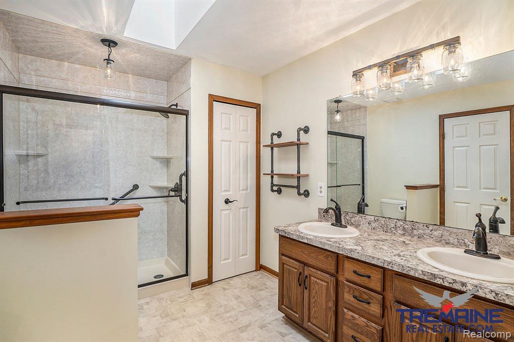8190 Potter Road Flushing, MI 48433 - Photo 11 of 22