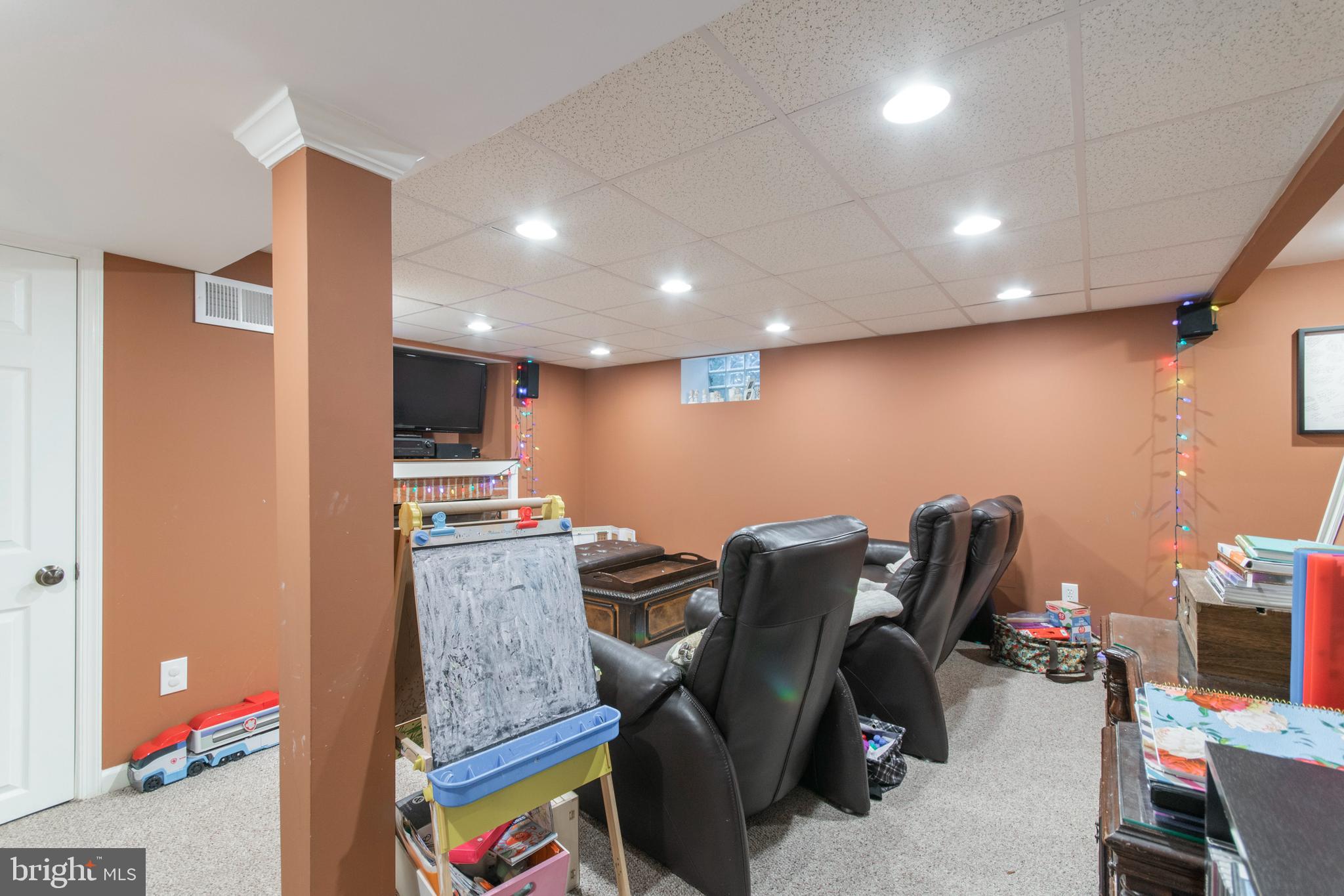 110 Andrea Road Cheltenham, PA 19012 - Photo 16 of 36 Gallery Image 16