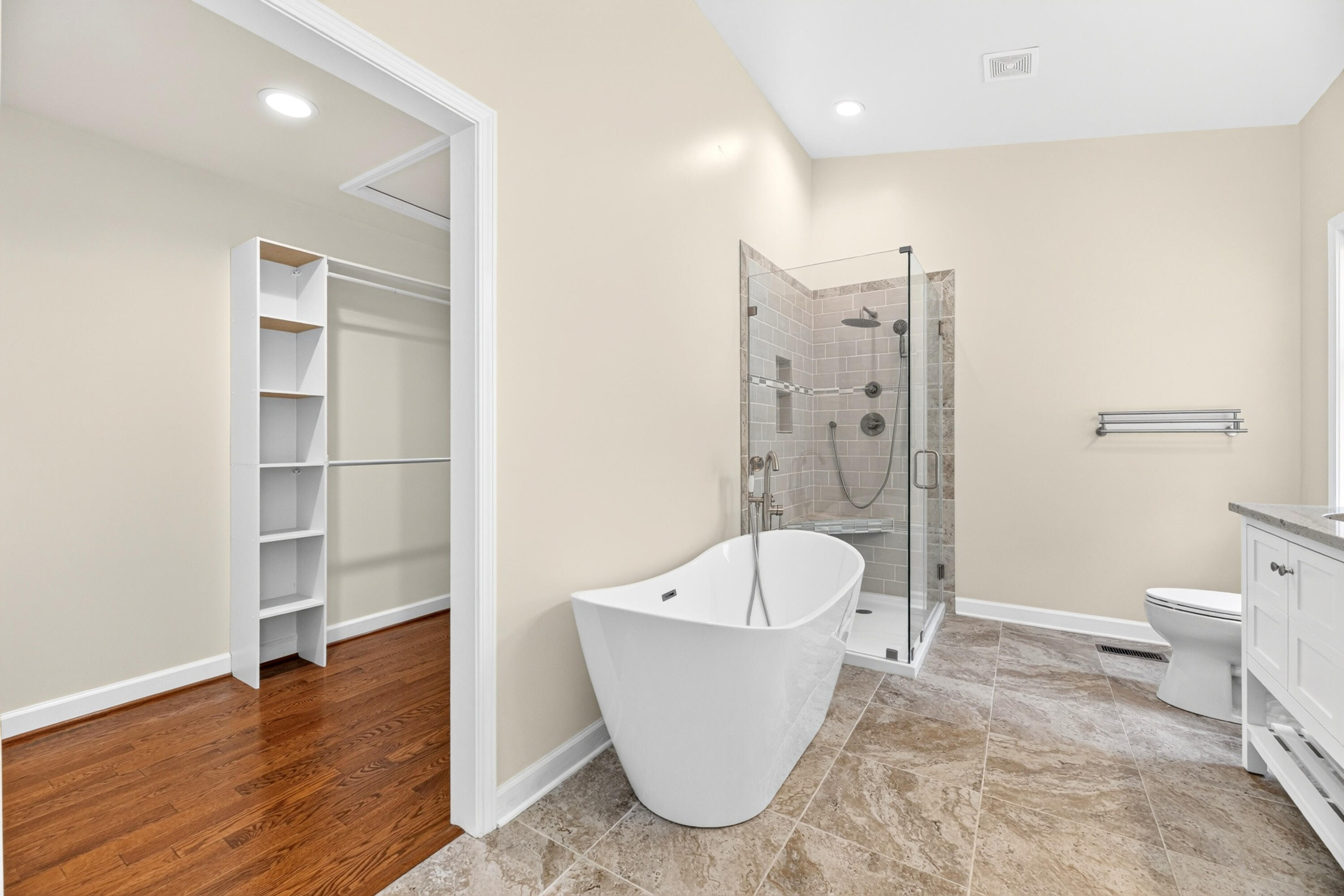 315 Griffith Lane Elloree, SC 29047 - Photo 22 of 40 Master Bath