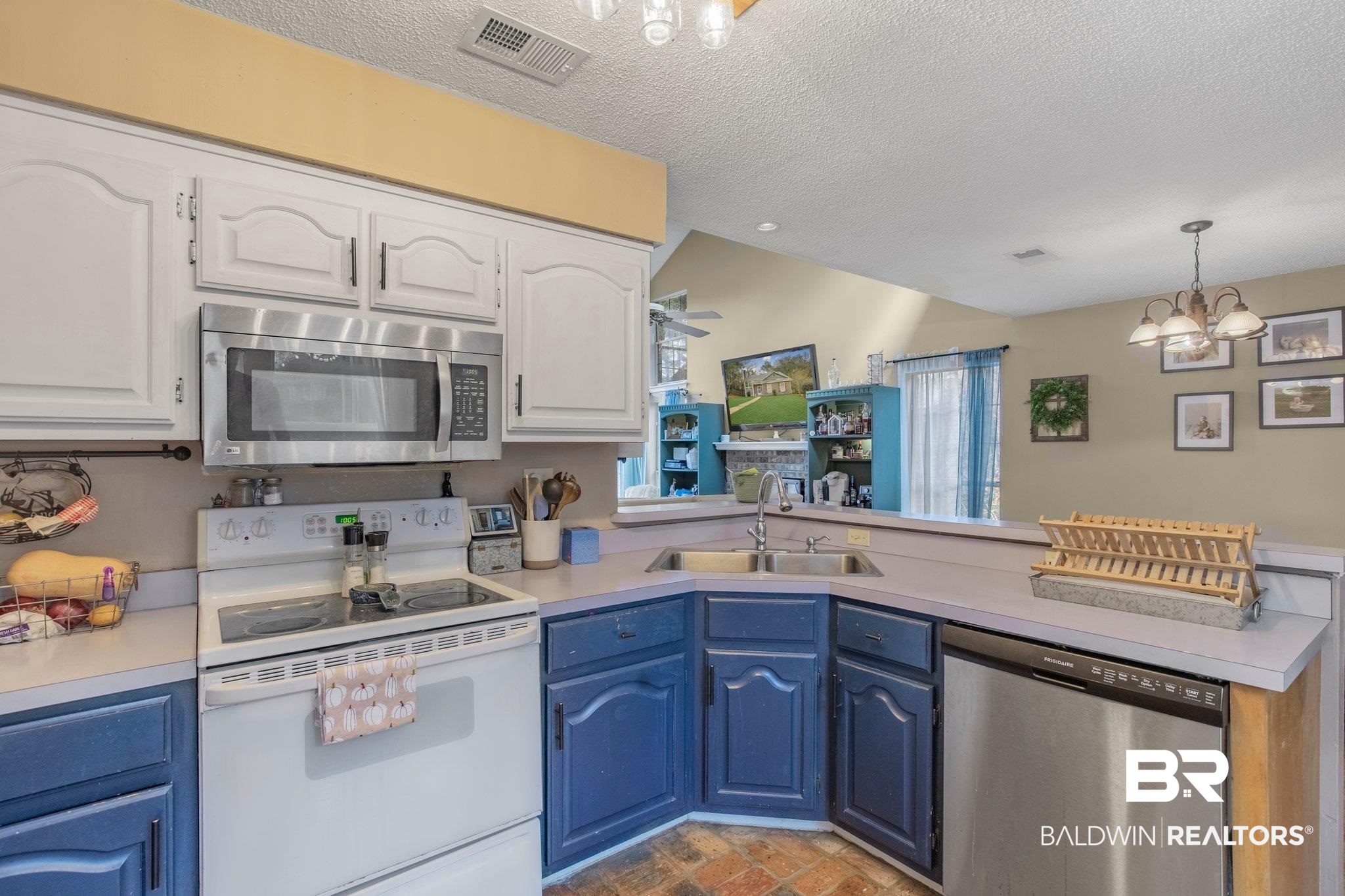 207 Montclair Loop Daphne, AL 36526 - Photo 10 of 32