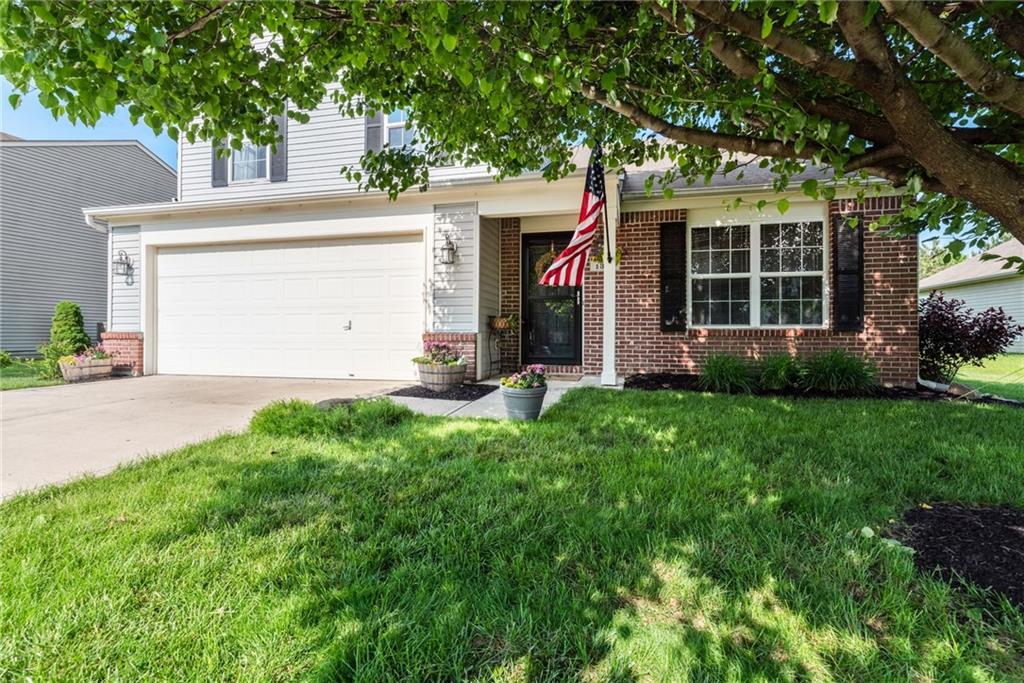1328 Fall Ridge Drive Brownsburg, IN 46112 - Photo 2 of 27