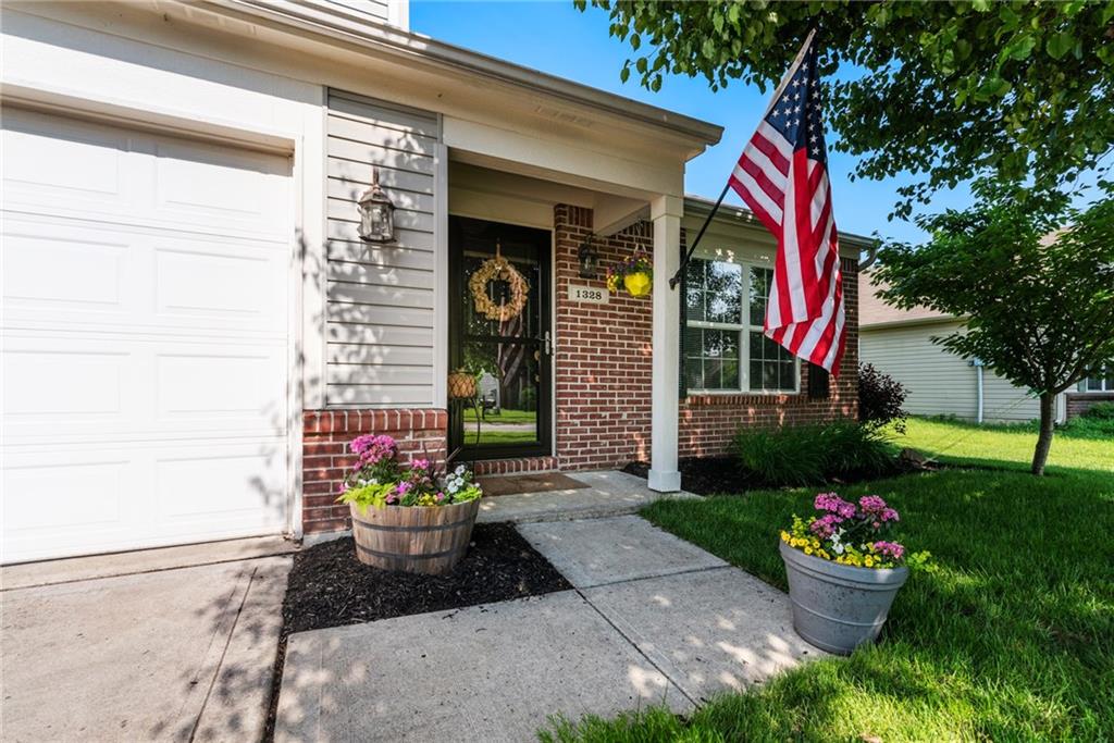 1328 Fall Ridge Drive Brownsburg, IN 46112 - Photo 3 of 27