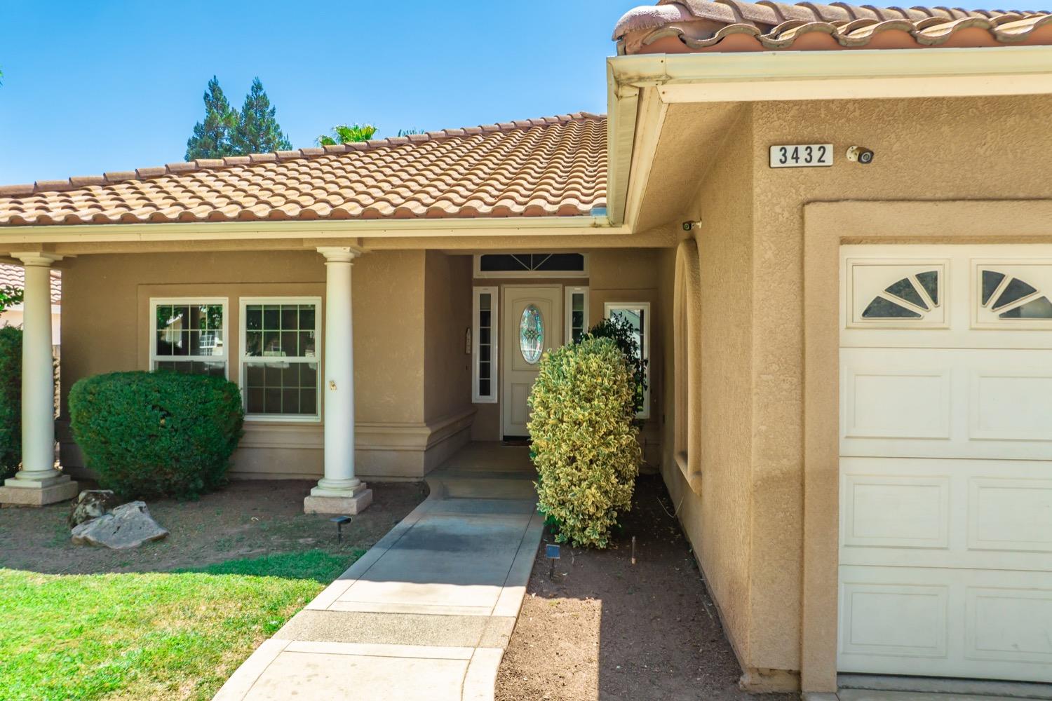 3432 Doubletree Way Madera, CA 93637 - Photo 29 of 45 a front view of a house