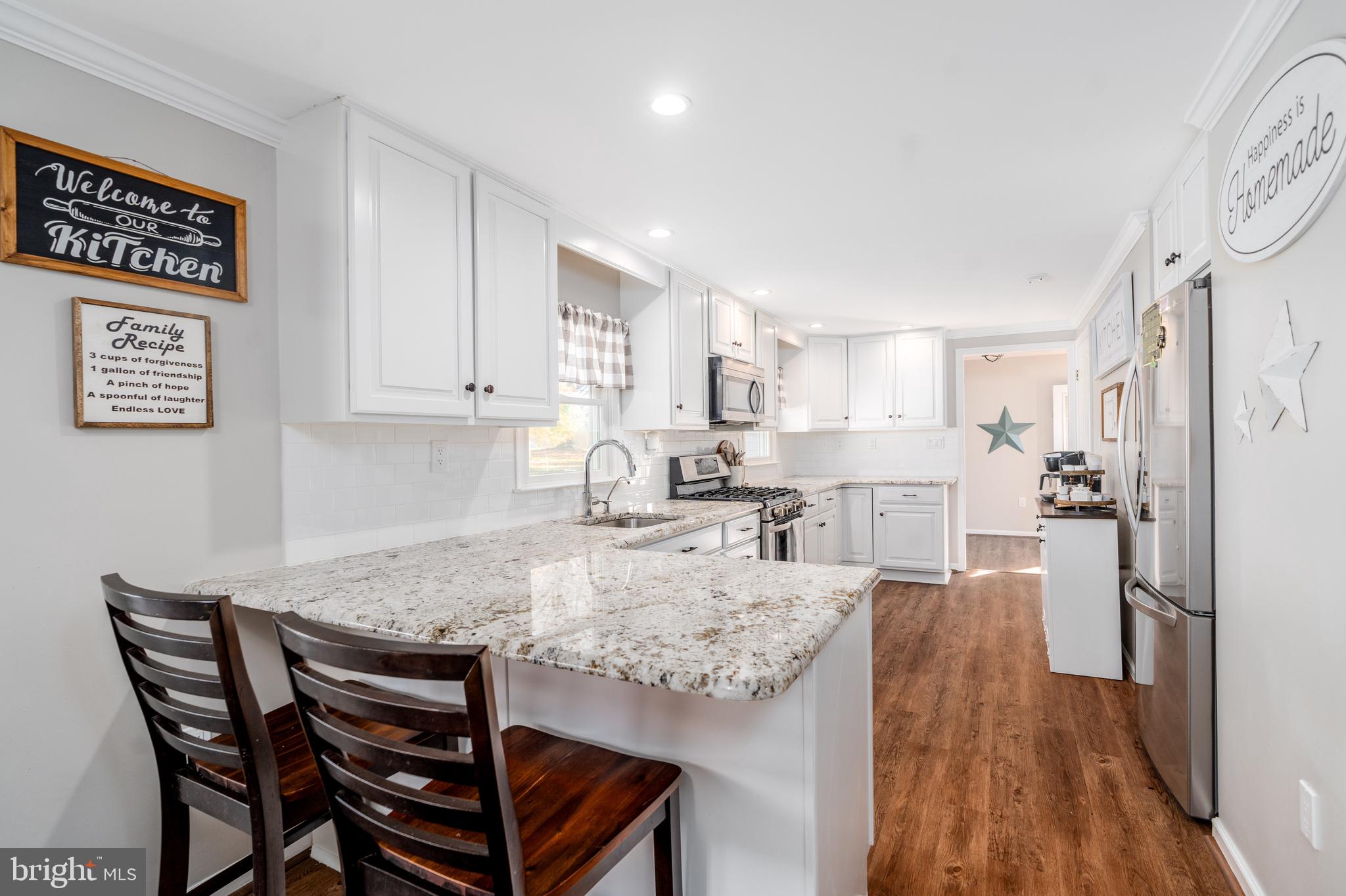 356 Knights Corner Road Elkton, MD 21921 - Photo 4 of 19 Open kitchen with granite counters