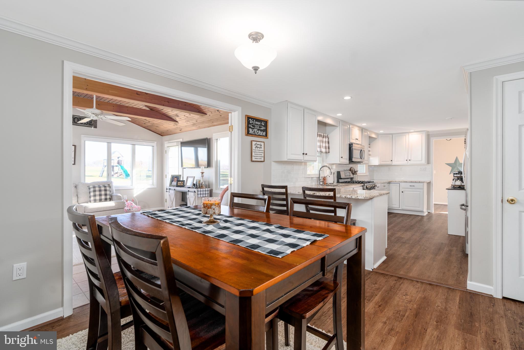 356 Knights Corner Road Elkton, MD 21921 - Photo 6 of 19 Eat in kitchen area