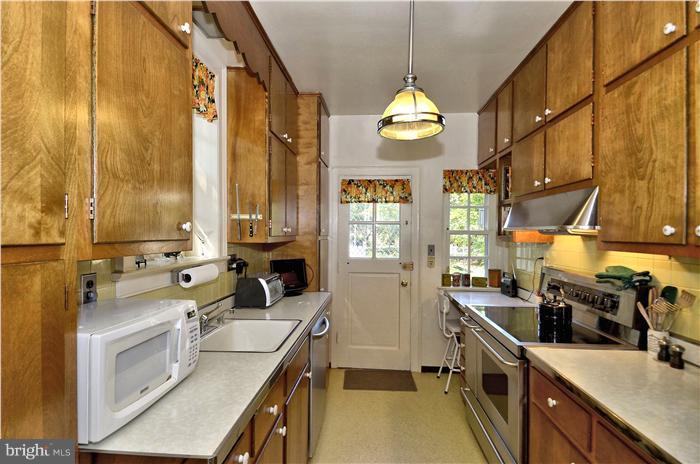 4804 Jamestown Road Bethesda, MD 20816 - Photo 22 of 24 Kitchen