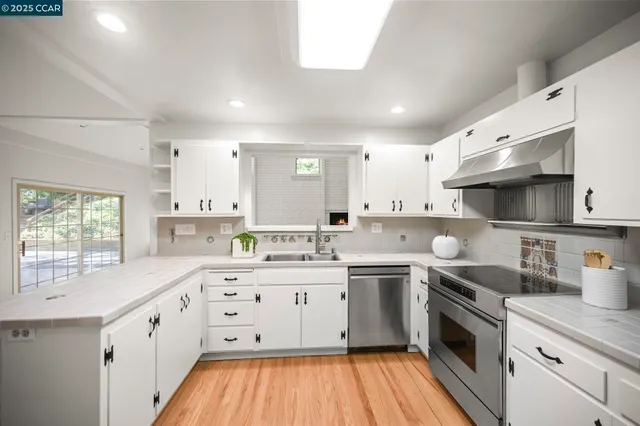 $1,895,000 | 3399 Goyak Drive, Lafayette, CA 94549