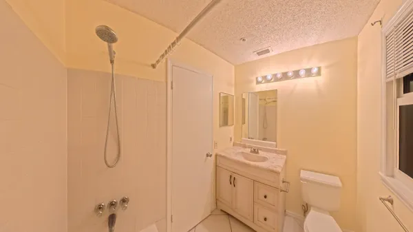 $1,995 | 2319 North Congress Avenue, Unit 28, Boynton Beach, FL 33426