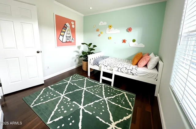 a view of an outdoor space