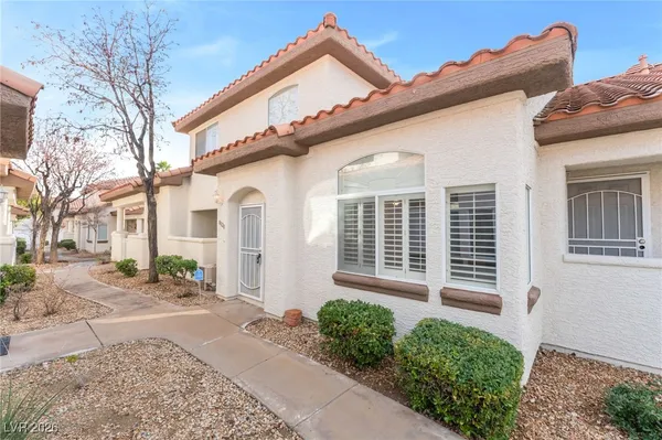 $1,695 | 8028 Desire Drive, Las Vegas, NV 89128