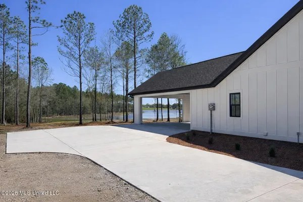 $549,900 | 21080 Disalvo Lane, Kiln, MS 39556