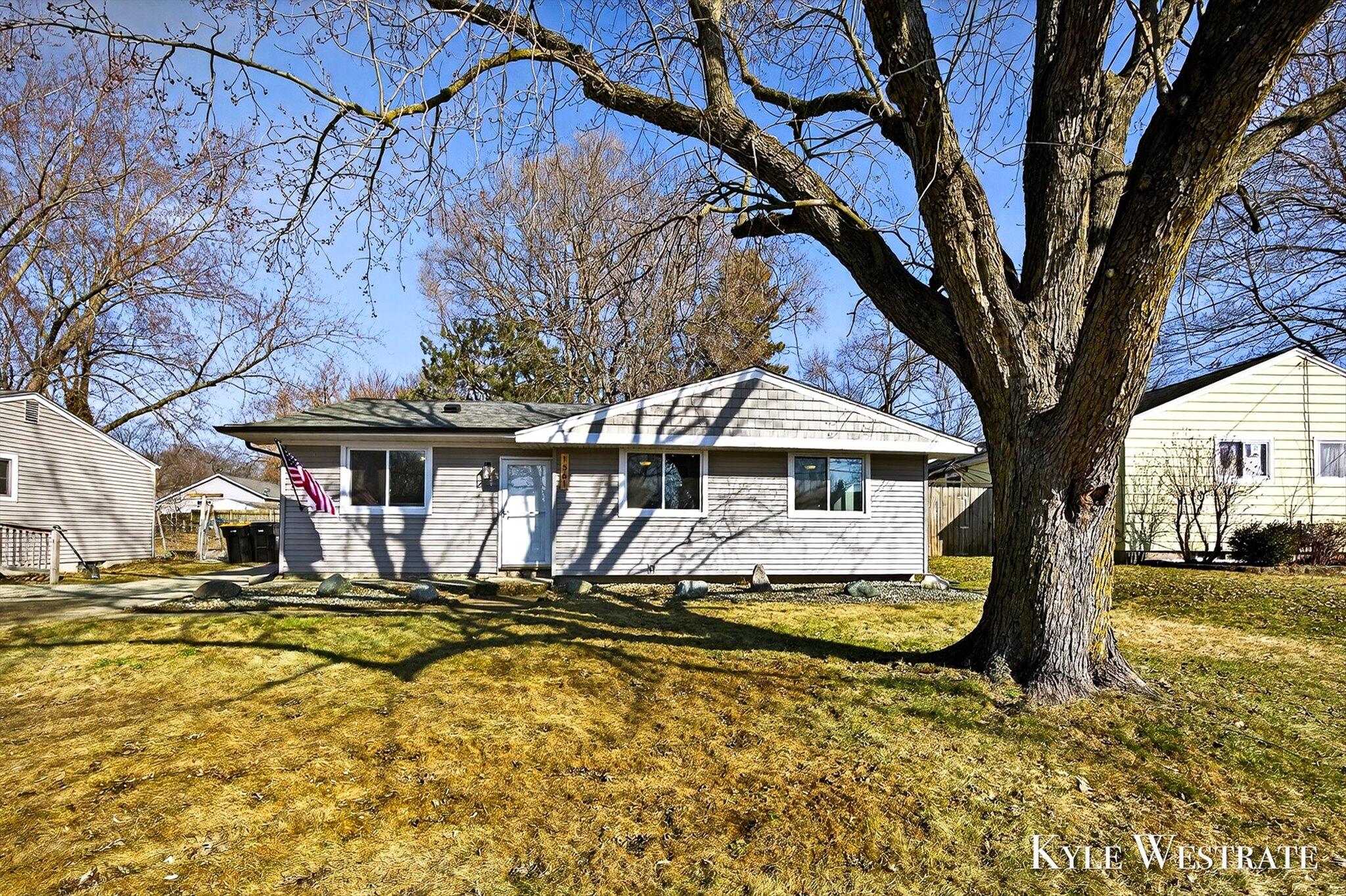 1561 Beech Street Southwest Wyoming, MI 49509 - Photo 2 of 33 02-K1J10315