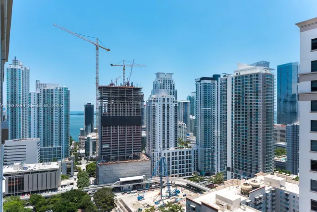 $4,600 | 999 Southwest 1st Avenue, Unit 3216, Miami, FL 33130