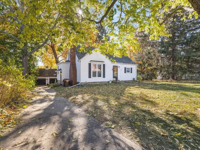 $149,900 | 214 West 7th Street, Pecatonica, IL 61063