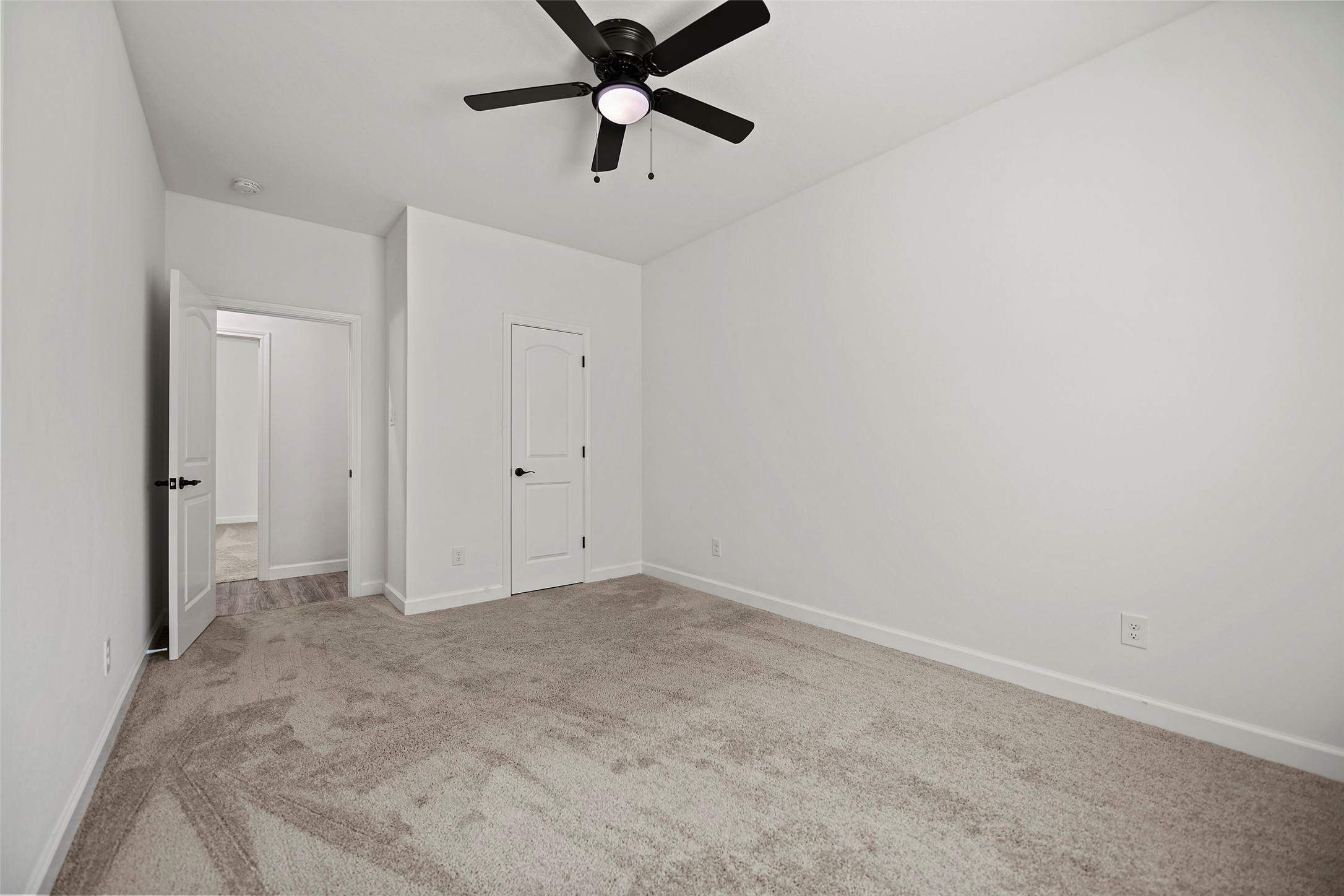 1071 St Clair Street Houston, TX 77088 - Photo 23 of 31 a view of an empty room