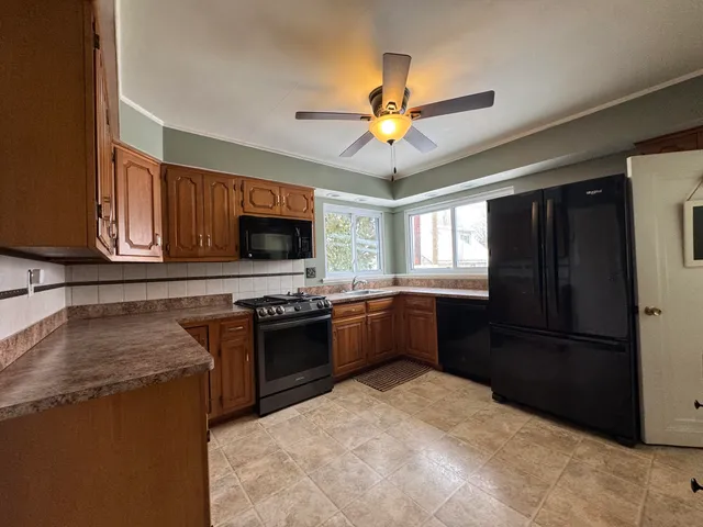 $314,000 | 920 Clinton Avenue, St. Clair, MI 48079