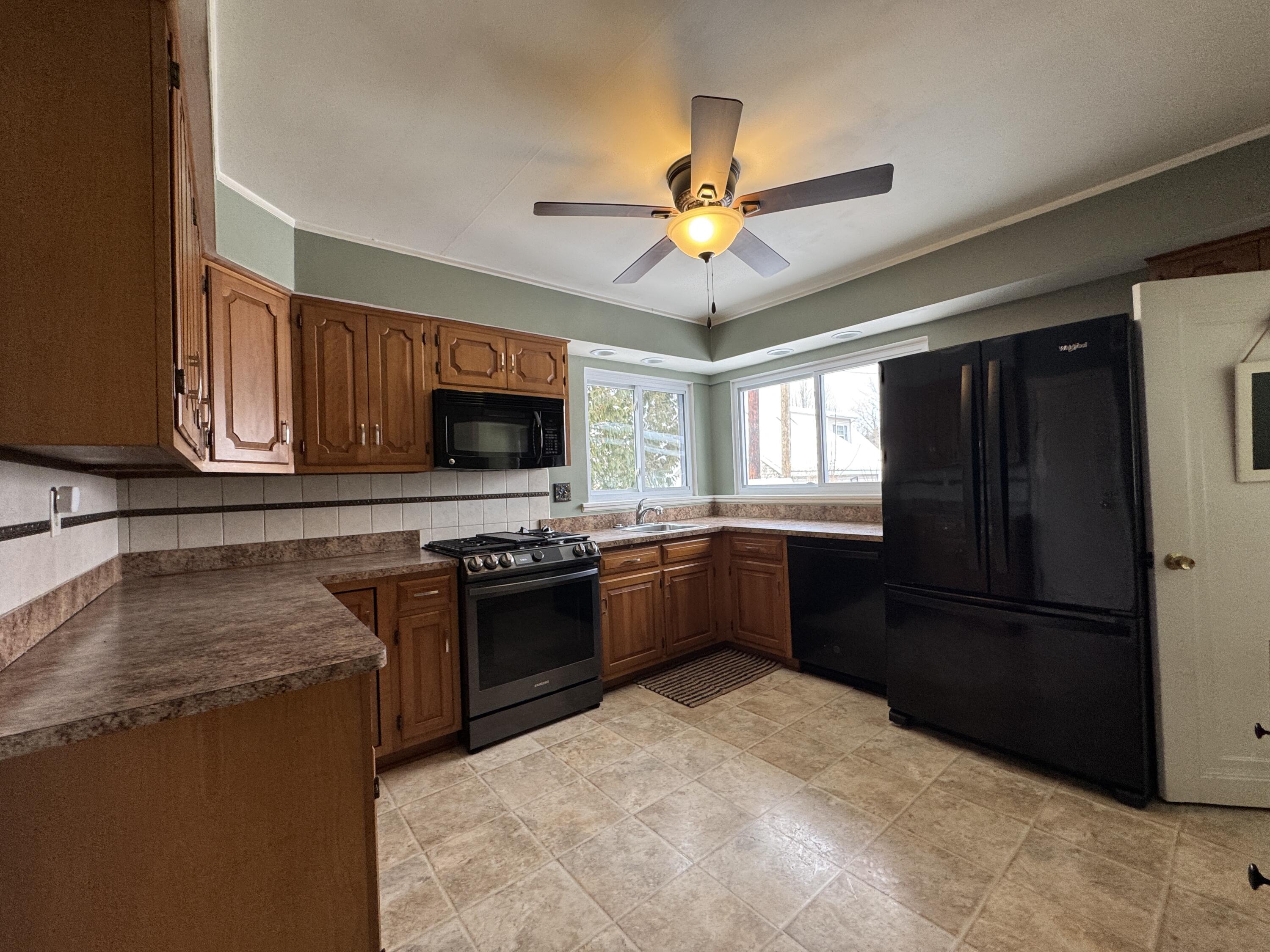 920 Clinton Avenue St. Clair, MI 48079 - Photo 20 of 46 IMG_4563