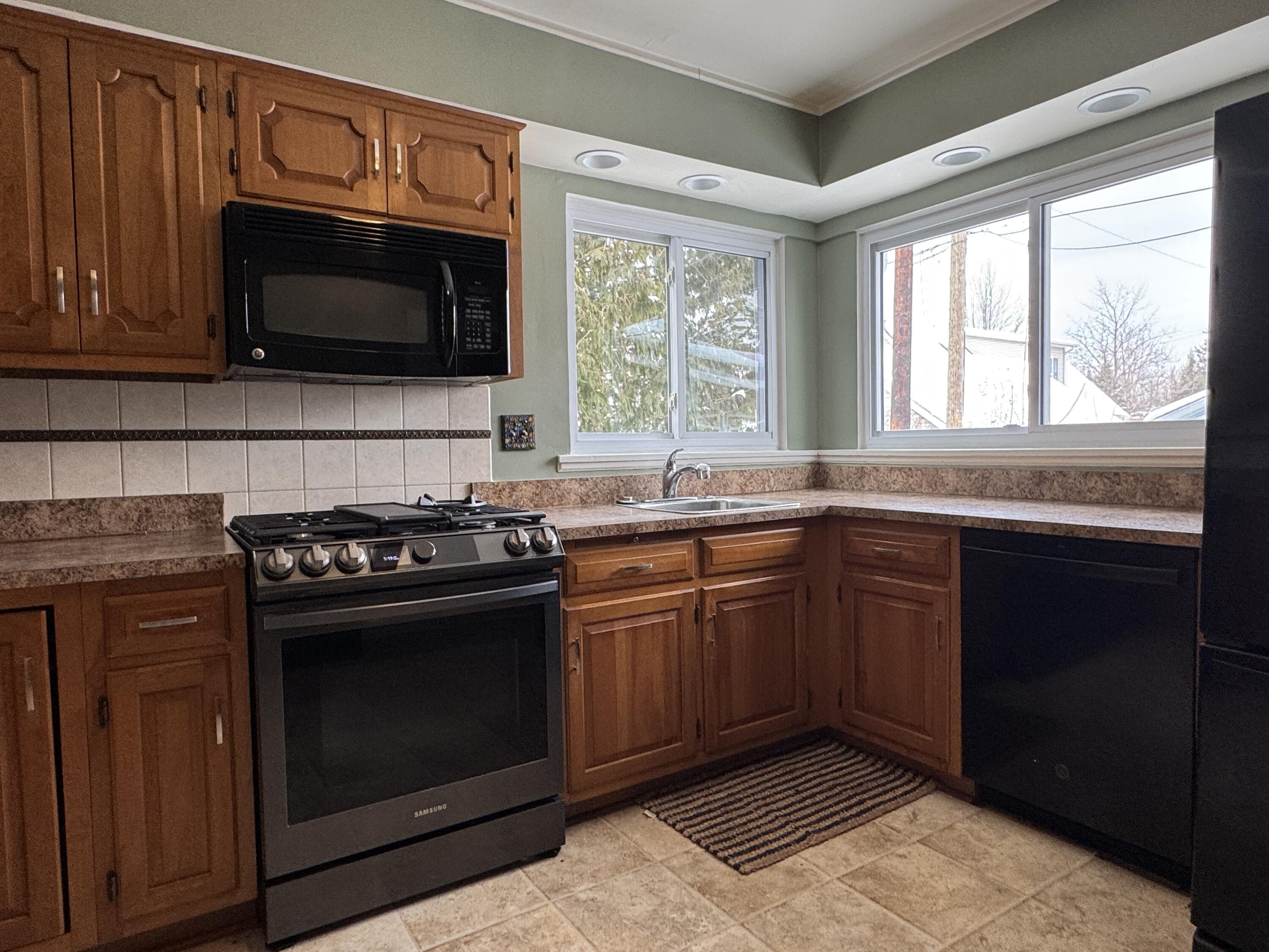 920 Clinton Avenue St. Clair, MI 48079 - Photo 21 of 46 IMG_4567